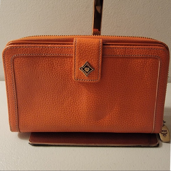 Mcm Orange Caviar Leather wallet - Picture 2 of 6
